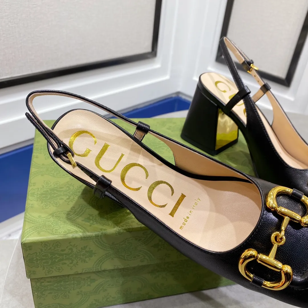👟👟Ex-factory price 480👟👟 Gucci 〰️2023 early spring horsebit series ✔️ Square toe thick heel shoes/back empty sandals ✔️ This series combines the classic horsebit design, fashionable and versatile ✔️Upper: imported lambskin upper/sheepskin lining ✔️Original 1:1 molded hardware ✔️Italian imported cowhide bottom ✔️Heel height: 2.5cm/7.5cm ✔️Size: 34-40